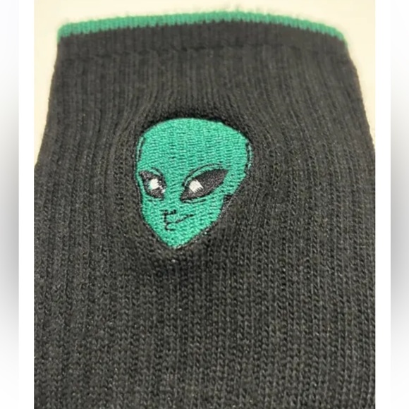 Zoo York Crew Socks 3 Pair Men 6-12 Black w Embroidered Alien Donut Logo SkateNY - Picture 5 of 12